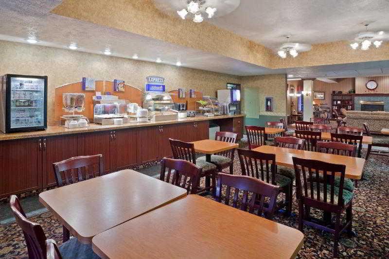 Holiday Inn Express Wenatchee By Ihg Restaurant photo